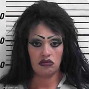 السيدة انتحلت صفة ابنتها