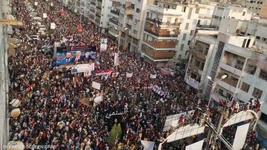 الآلاف خرجوا في مدينة عدن