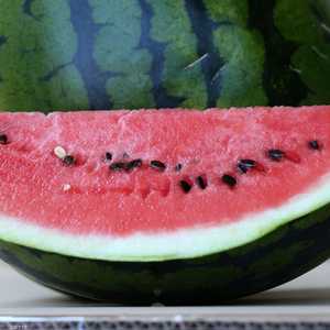 البطيخ يحتوي على مواد مغذية مكافحة للسرطان والربو.