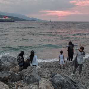 لاجئون على ضفاف جزيرة يونانية قبالة تركيا