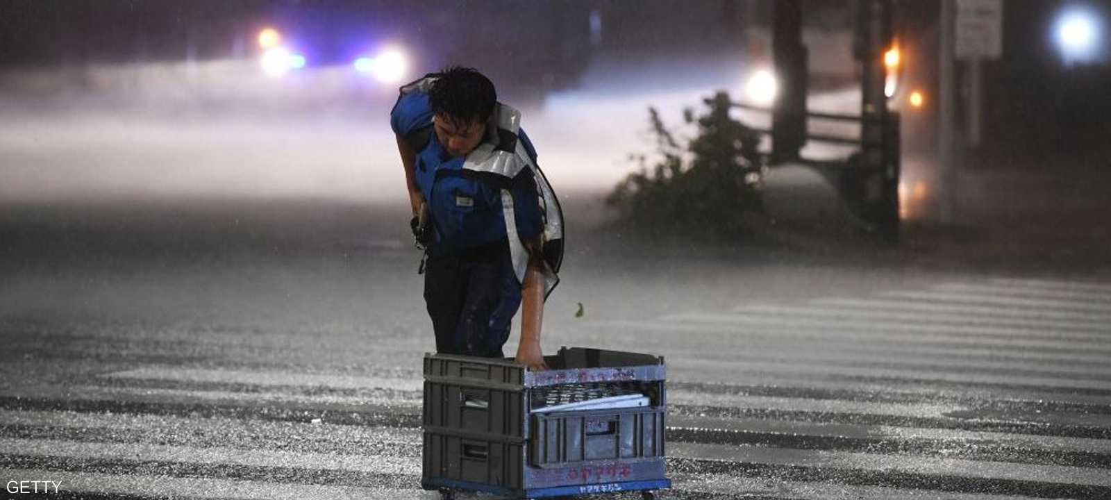 الإعصار فاكساي تسبب في العديد من الأضرار المادية