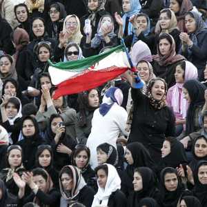 تسمح إيران للمشجعات بالدخول إلى الملاعب بشكل محدود