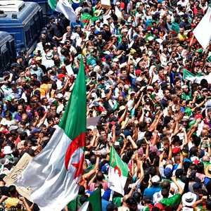 الجزائر على موعد مع انتخابات رئاسية عقب مطالب شعبية واسعة