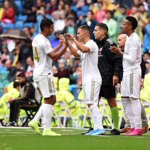 لحظة دخول هازارد لأرض سانتياغو بيرنابيو