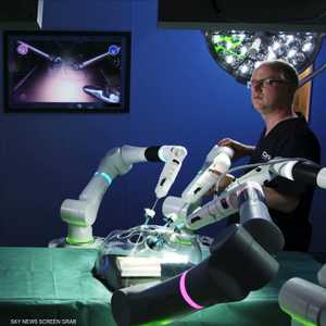 تنامي استخدام الروبوتات في العمليات الجراحية
