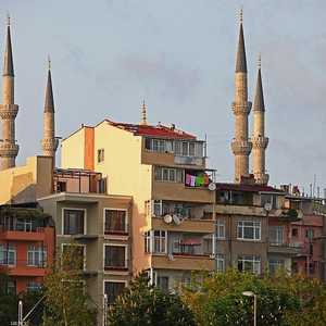 اشترى الإيرانيون مئات المنازل في تركيا منذ بداية 2019