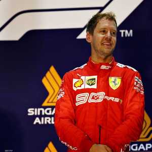 فيتيل أولا بعد طول انتظار.. ولو كلير (يسار) غاضب