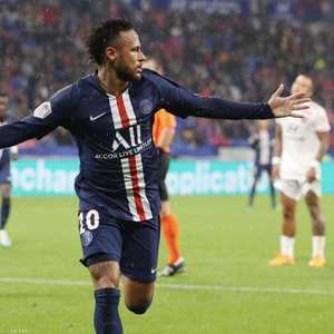 نيمار محتفيا بهدف الفوز