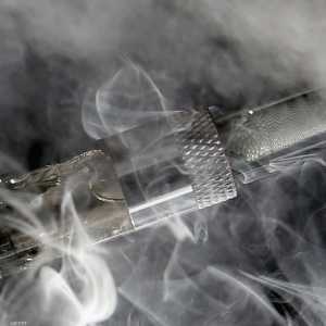 ارتفاع عدد الوفيات السجائر الإلكترونية وحالات أمراض الرئة