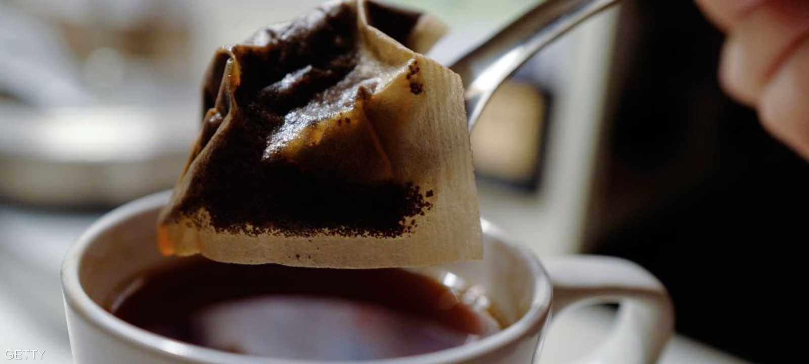 دراسة تحذر من مخاطر أكياس الشاي