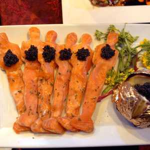 يعتبر السلمون من أفضل الأغذية لصحة القلب