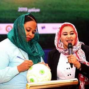 30 حكما من السيدات 5 منهن يحملن الشارة الدولية