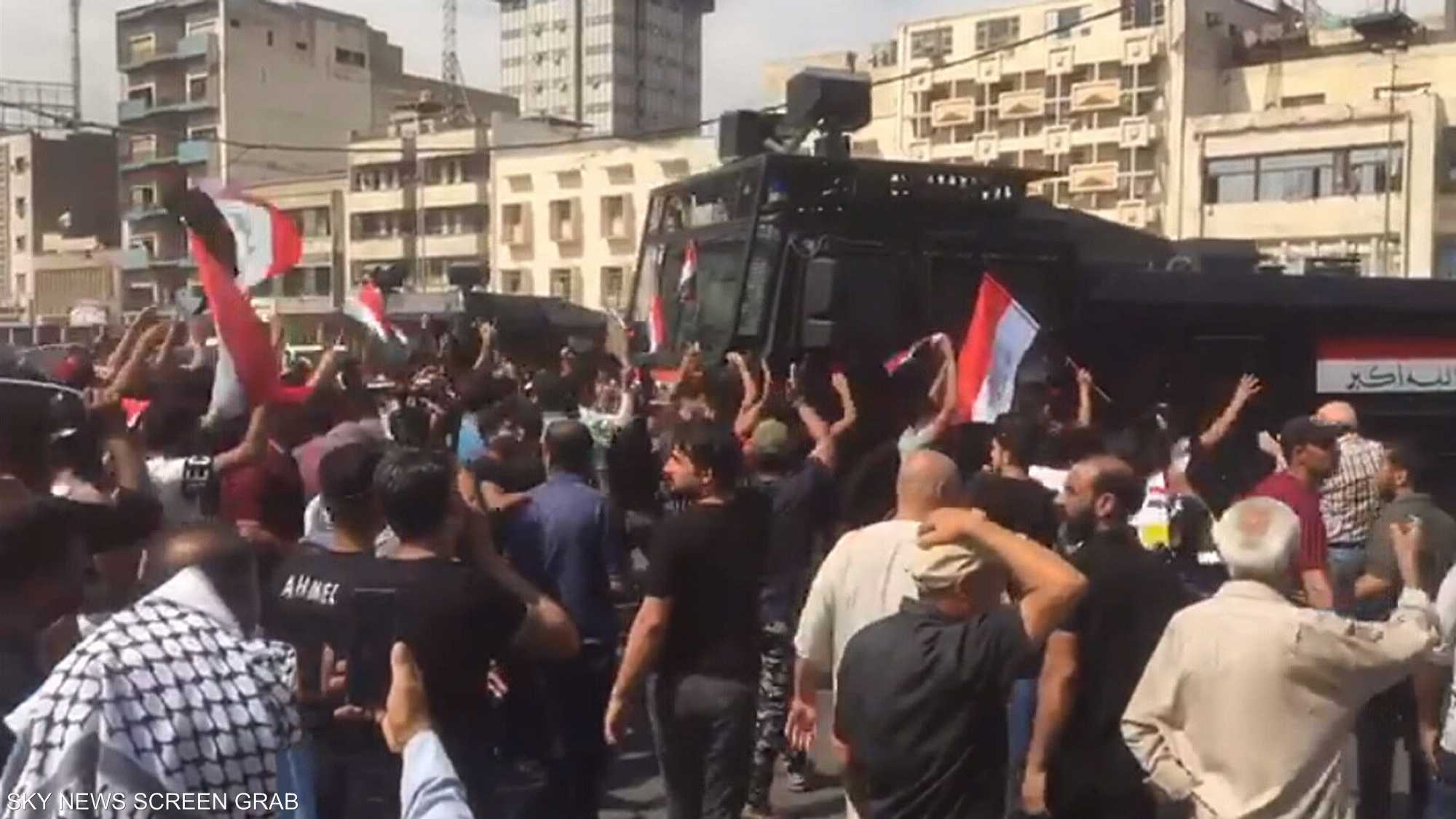 تظاهرات معارضة للحكومة بساحة التحرير في بغداد