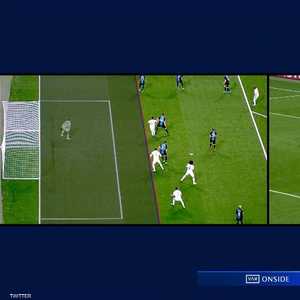 المشاهدون قارنوا لقطة الفار هذه واعتبروها فسادا وغشا