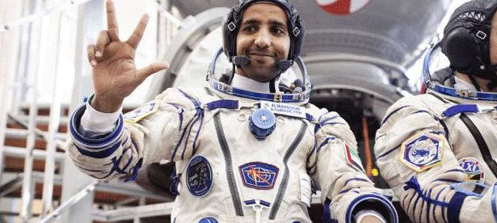 هزاع المنصوري من الفضاء