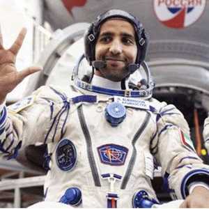 هزاع المنصوري من الفضاء