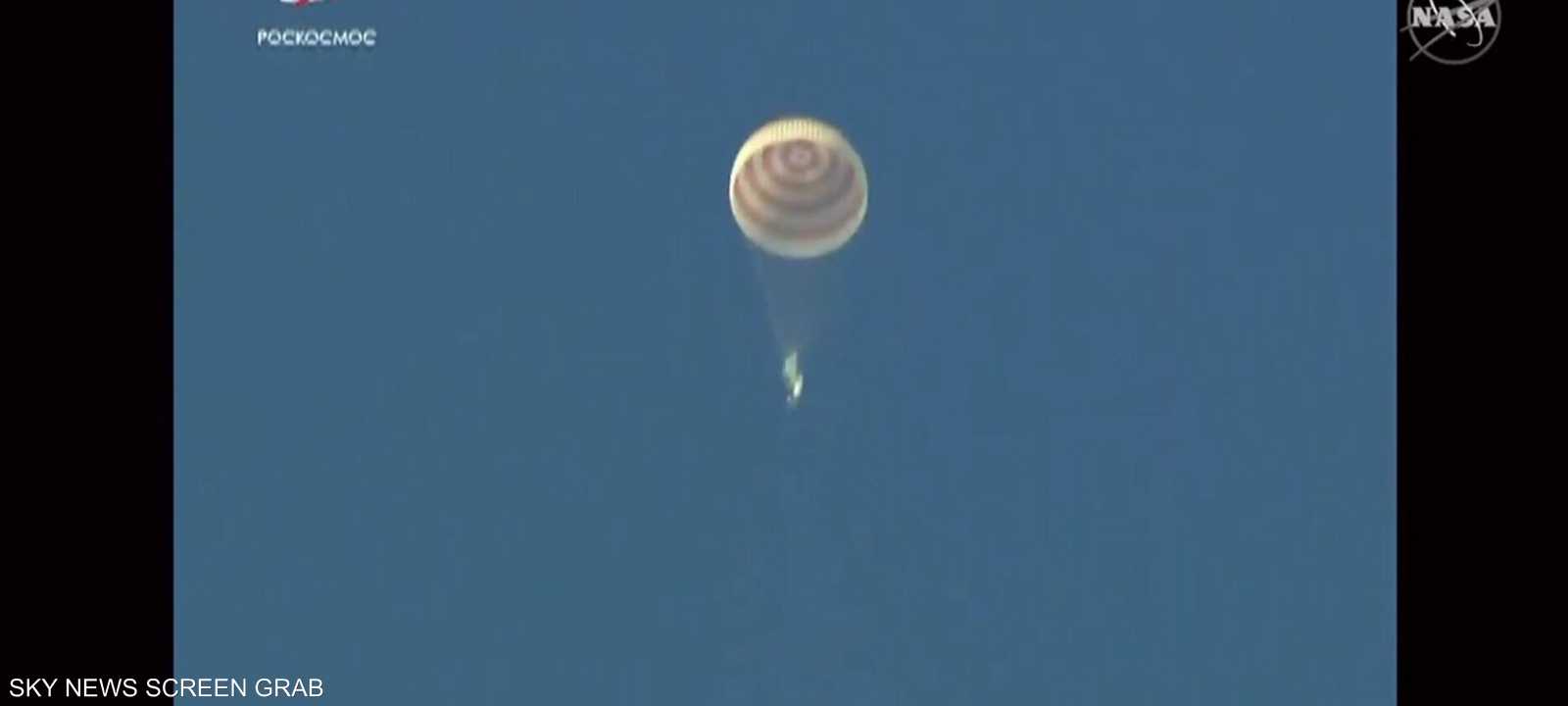 هبوط مركبة رائد الفضاء هزاع المنصوري على الأرض