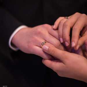 بعد تعيين محقق خاص تم اكتشاف أنها كانت على علاقة مع زميل لها