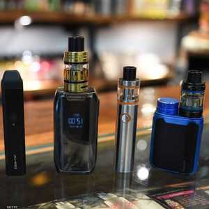 في أميركا هناك 10 ملايين شخص يدخنون السجائر الإلكترونية