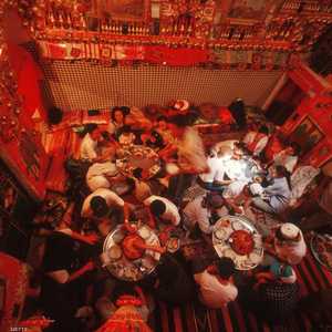 الطعام والآخرون.. ماذا يحدث؟