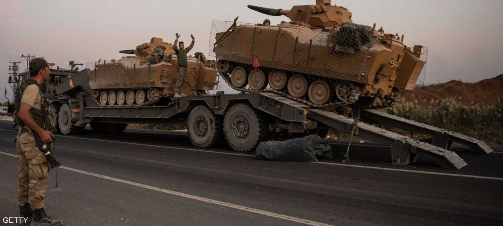 آليات عسكرية تركية تستعد لدخول سوريا