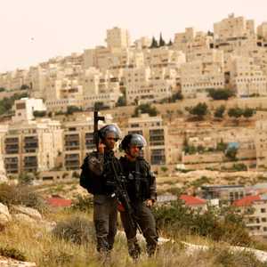 المعتقلان هما محافظ القدس وأمين سر فتح في المدينة.