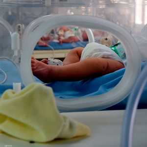 نقلت الطفلة الرضيعة إلى المستشفى لتلقي العلاج