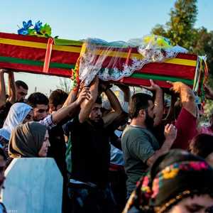 جنازة كردي قتل في العملية العسكرية التركية بسوريا - أرشيفية