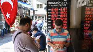 انخفاض مستمر في سعر الليرة التركية