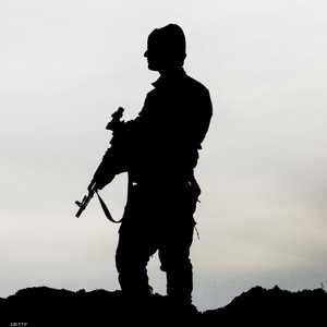 عنصر من قوات سوريا الديمقراطية التي واجهت تنظيم داعش