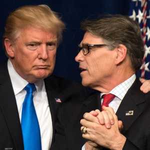 ورد اسم ريك بيري (يمين) في تحقيقات عزل ترامب