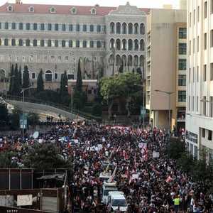 من تظاهرة أمام السراي الحكومي في بيروت السبت