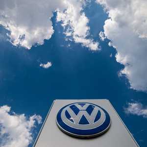 شعار شركة فولكسفاغن الألمانية - أرشيف