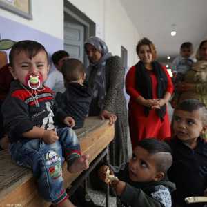 عائلات عربية وكردية مشردة جراء الهجوم التركي في الحسكة.