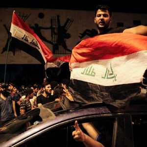 عراقيون يتظاهرون في ساحة التحرير ببغداد