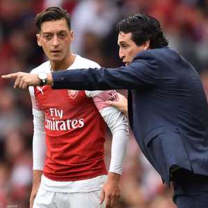 تقارير تشير لرغبة إيميري بالتخلص من أوزيل