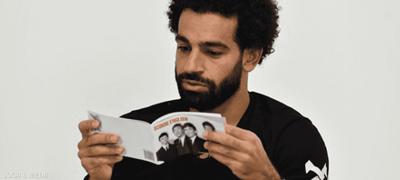 محمد صلاح يحاول تعلم "إنجليزية ليفربول"