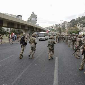 عناصر من الجيش ينتشرون لفتح طريق أغلقها متظاهرون- أرشيف