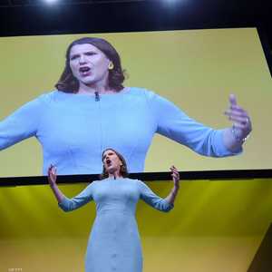 جو سوينسون زعيمة حزب الديمقراطيين الأحرار