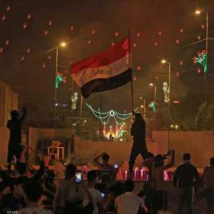 واصل العراقيون الاحتشاد رغم تخطي حصيلة القتلى 70 شخصاً.