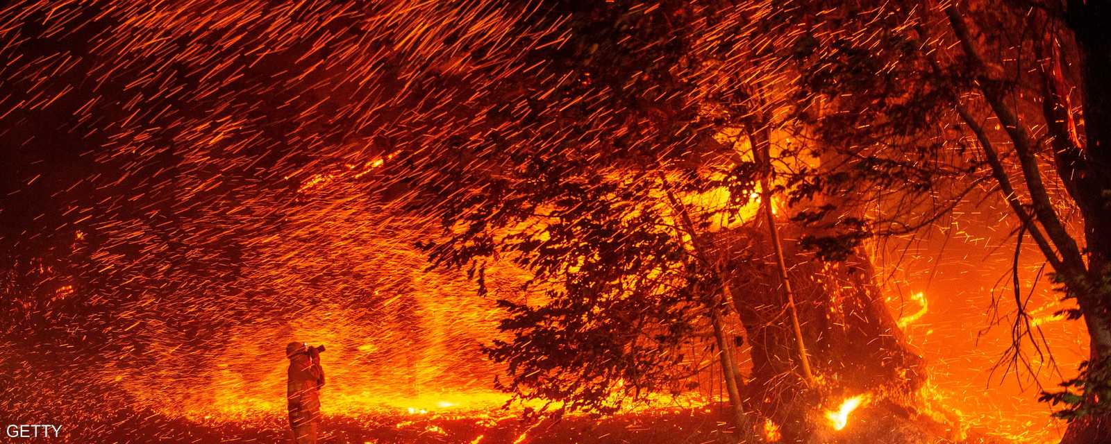 أدت الحرائق إلى إجلاء 180 ألف شخص من منازلهم.