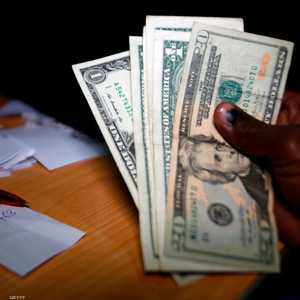 سعر الدولار المرتفع يثقل فاتورة الاستيراد