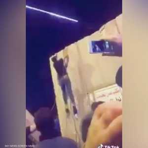عراقي يتفادى رصاصة باللحظات الأخيرة