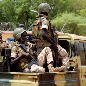 أفراد من القوات المسلحة المالية في عاو شمال البلاد