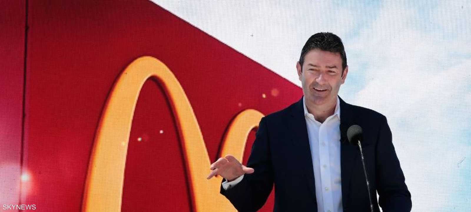 إيستربروك خارج ماكدونادز بسبب علاقة