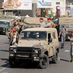 تم توقيف أشخاص حاولوا اعتراض عمل القوات بإعادة فتح الطرقات.