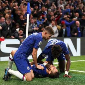 قلب تشلسي تأخره 1-4 إلى تعادل دراماتيكي مع أياكس 4-4