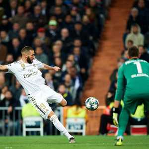 قدم بنزيما أداء لافتا أمام غلطة سراي