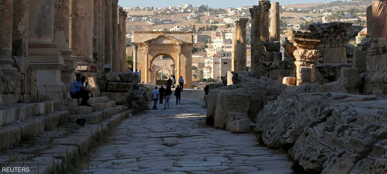 مدينة جرش الأثرية تقع على بعد 51 كيلومترا إلى الشمال من عمان