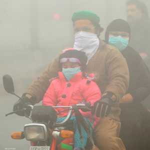 صورة تلخص مستويات التلوث في لاهور شرقي باكستان